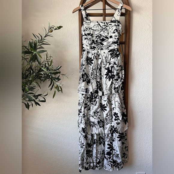 Abercrombie & Fitch Dresses & Skirts - Abercrombie & Fitch Black White Floral Tiered Maxi Dress Size S